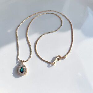 Avon Gold Chain Necklace With Teardrop Green Gemstone Pendant & Pearl Accents